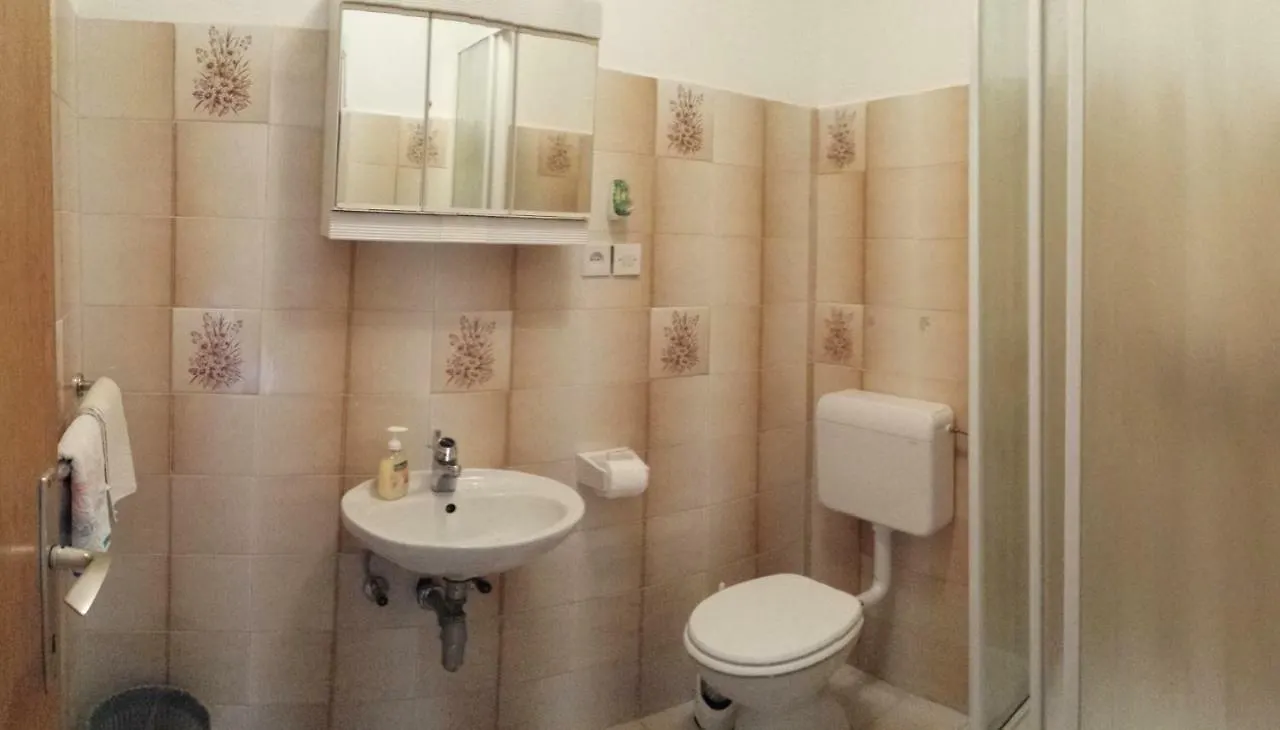 Guesthouse Familija Tariba Supetarska Draga Croatia