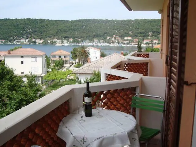Guesthouse Familija Tariba Supetarska Draga